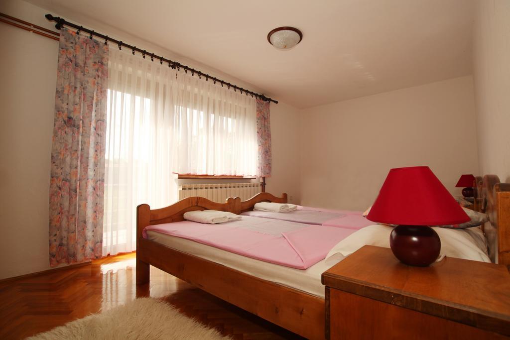 Rooms Markovic โอโทชาส ภายนอก รูปภาพ