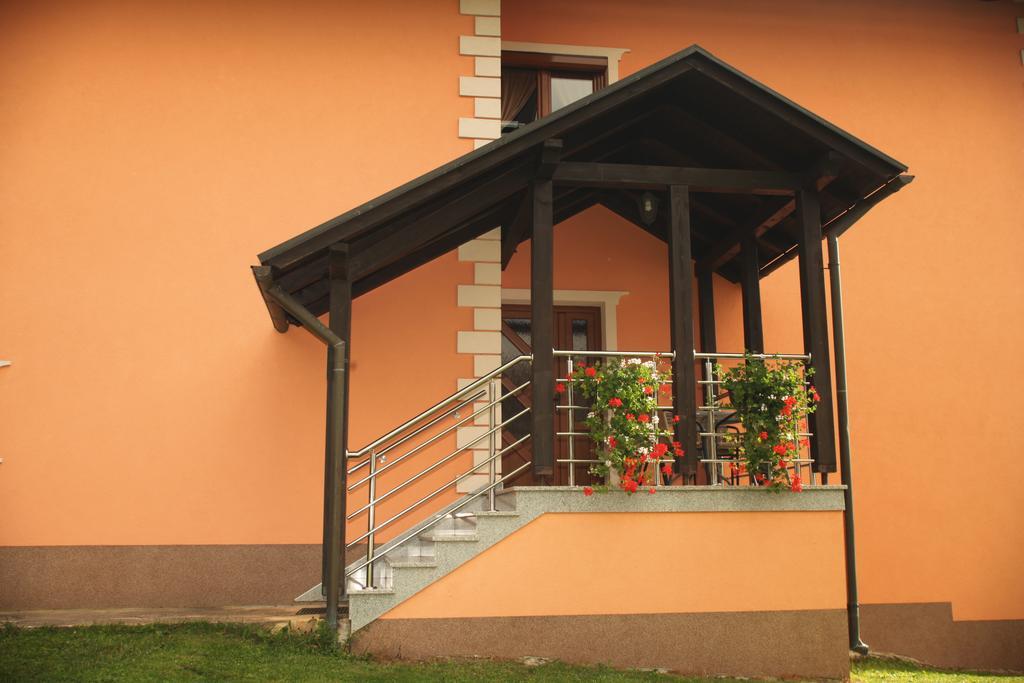 Rooms Markovic โอโทชาส ภายนอก รูปภาพ